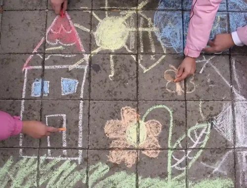 Kinderheim_Kinderwohngruppen-Kinderversorgungsnetzwerk-Hamburg_eV-iStock-466849277-1300x800y Kinderheim / Kinderwohngruppen - Kinderversorgungsnetzwerk Hamburg e.V.
