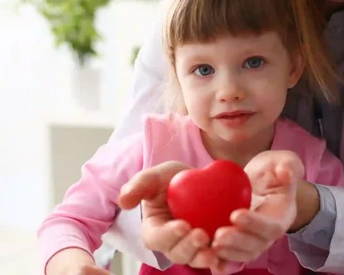Kinderhospize_Kinder_Tageshospize-Kinderversorgungsnetzwerk-Hamburg_eV-iStock-1144738028-1300x800y Kinderhospize- und Kinder-Tageshospize - Kinderversorgungsnetzwerk Hamburg e.V.